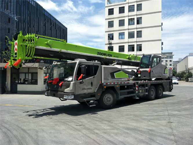 团风县跨街广告牌的高空安装注意事项
